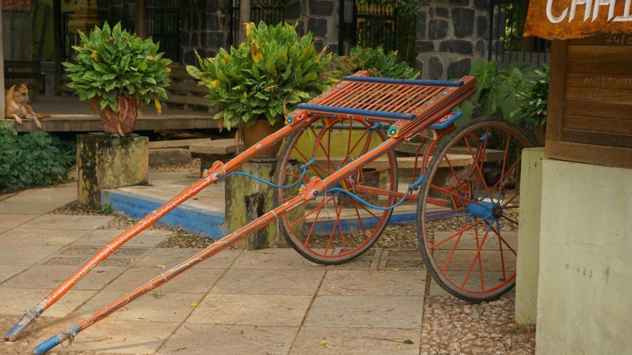 Green'S Guest House Auroville Esterno foto