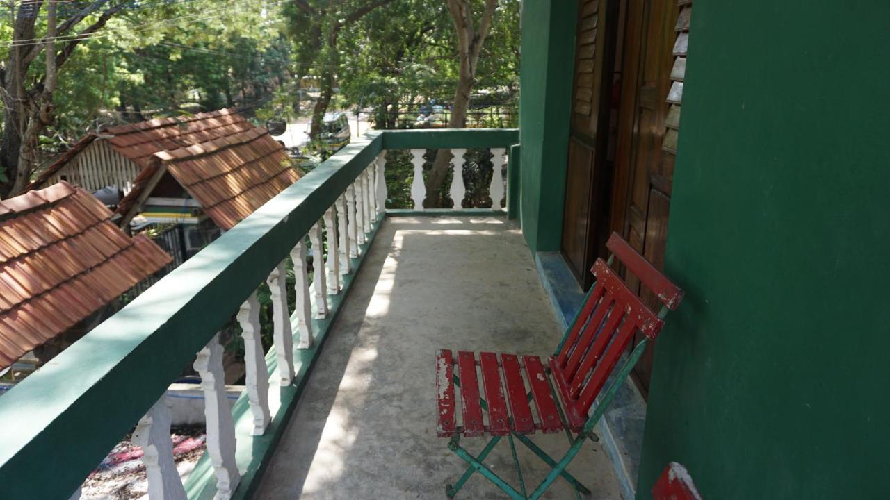 Green'S Guest House Auroville Esterno foto