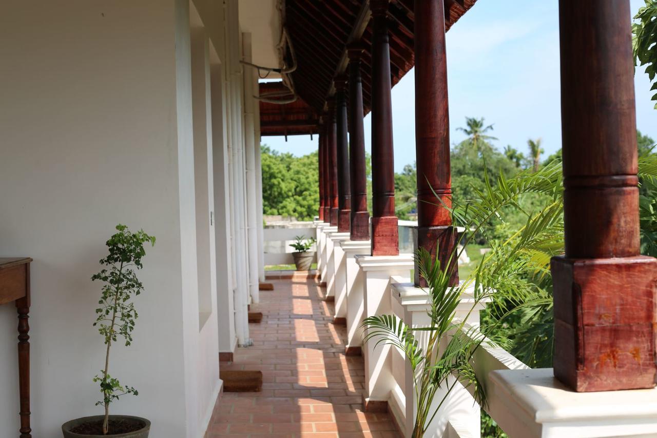 Green'S Guest House Auroville Esterno foto